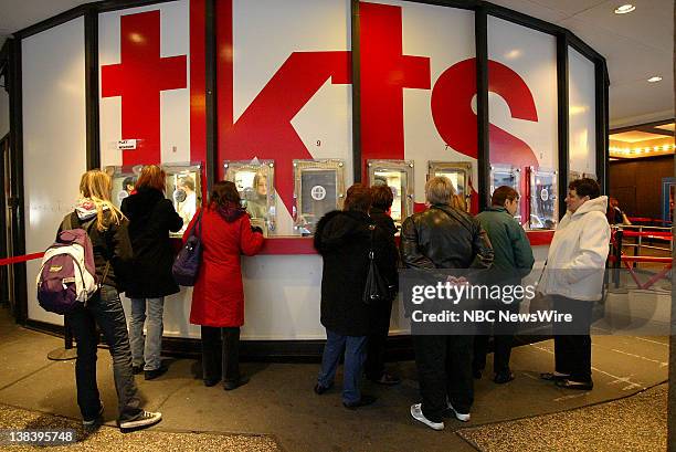 Tkts Tkts Tickets Nyc Photos and Premium High Res Pictures - Getty Images