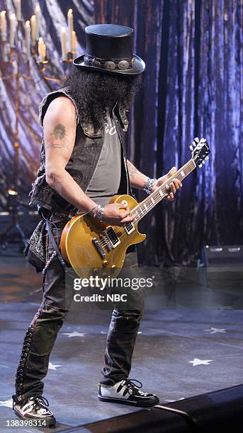 Episode 3396 -- Pictured: Guitarist Slash of musical guest Velvet Revolver performs on June 28, 2007
