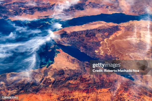 amazing beauty of our home planet - erdkruste stock-fotos und bilder