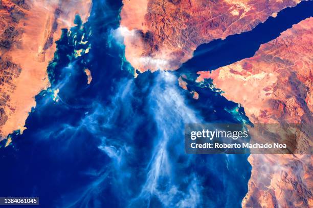 amazing beauty of our home planet - aardkorst stockfoto's en -beelden