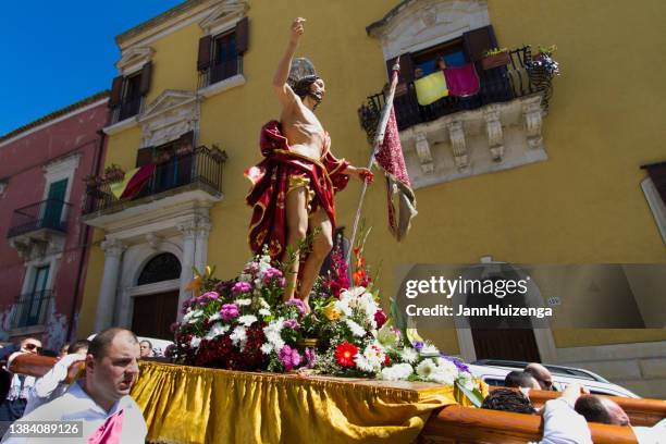 ferla (siracusa province), sicily, italy: easter celebration parade - happy easter in italian stock pictures, royalty-free photos & images