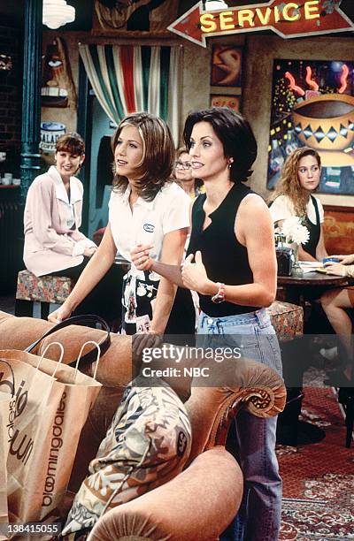 The One With the Breast Milk" Episode 2 -- Pictured: Jennifer Aniston as Rachel Green, Courteney Cox as Monica Geller