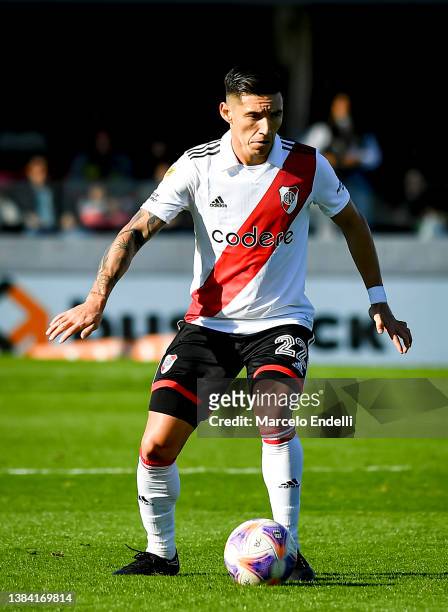 Matias Kranevitter of River Plate drives the ball during a match between Barracas Central and River Plate as part of Liga Profesional 2023 at Estadio...