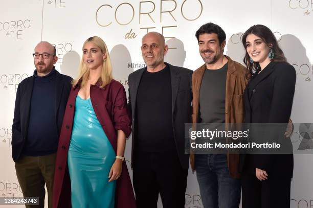 The cast Carlo De Ruggieri, Miriam Leone, Riccardo Milani, Pierfrancesco Favino and Pilar Fogliati at the photocall of the film Corro da te, at the...