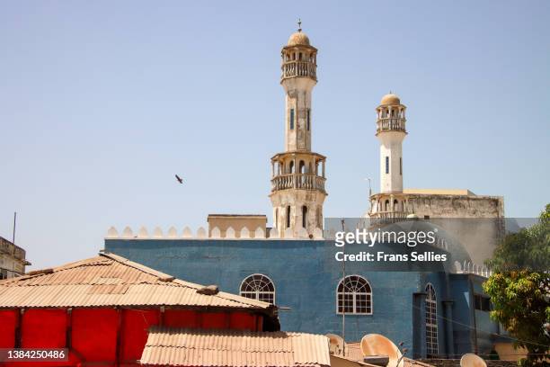 the old mosque in banjul, the gambia - banjul stock pictures, royalty-free photos & images