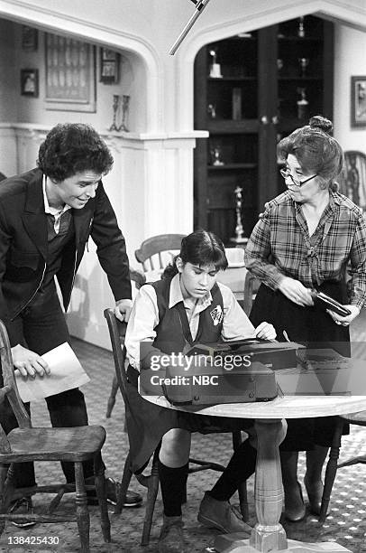 Front Page" Episode 5 -- Pictured: Loren Lester as Roy, Nancy McKeon as Joanna 'Jo' Marie Polniaczek, Charlotte Rae as Mrs. Edna Ann Garrett