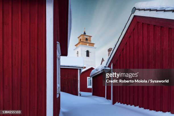 gammelstad church town in winter, sweden - lulea - fotografias e filmes do acervo