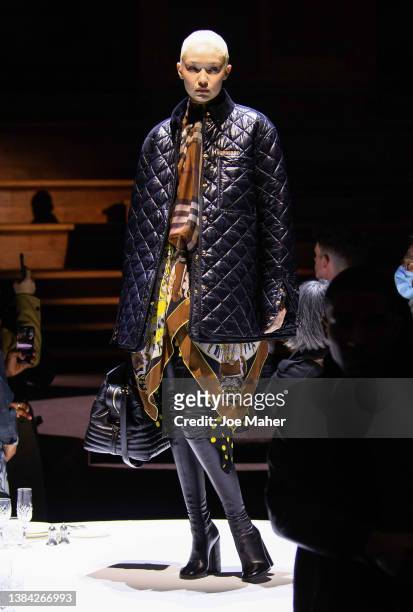 Model Gigi Hadid walks the runway during the Burberry A/W 2023 Womenswear Collection Presentation on March 11, 2022 in London, England.