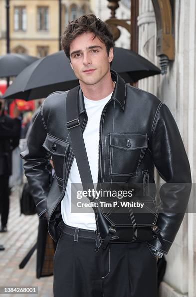 Burberry A/W 2023 Womenswear Collection Presentation - Arrivals Burberry A/W 2023 Womenswear Collection Presentation - Arrivals