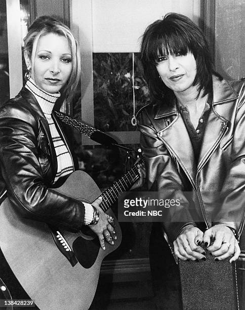 The One with the Baby on the Bus" Episode 6 -- Air Date -- Pictured: Lisa Kudrow as Phoebe Buffay, Chrissie Hynde as Stephanie Schiffer
