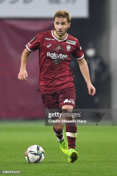 Sergi Samper of Vissel Kobe in action during the J.LEAGUE Meiji Yasuda J1 4th Sec. Match between Vissel Kobe and Kashima Antlers at NOEVIR Stadium...