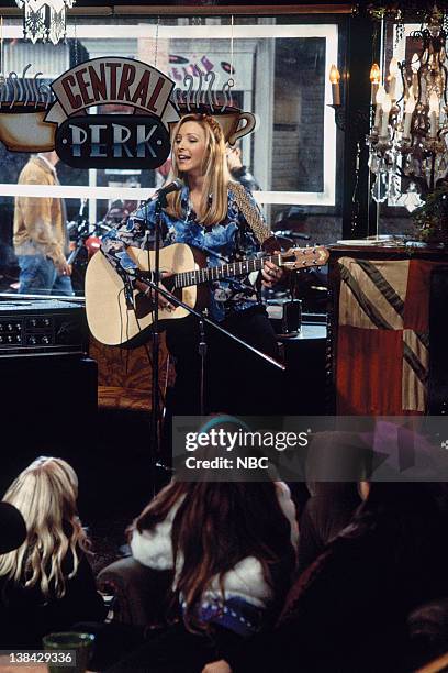 The One After the Superbowl" Episode 12 -- Pictured: Lisa Kudrow as Phoebe Buffay