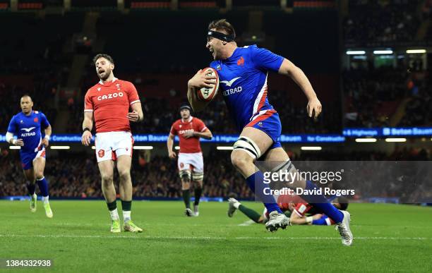 Anthony Jelonch of France goes on to score a try during the Guinness Six Nations Rugby match between Wales and France at Principality Stadium on...