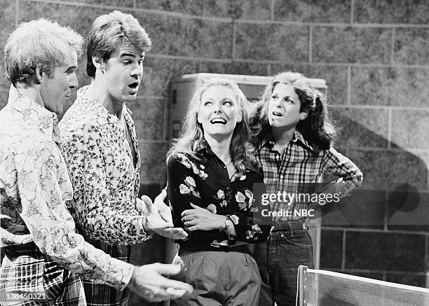 Gilda Radner And Steve Martin Dancing In The Dark 55 Steve Martin Gilda Radner Photos & High Res Pictures - Getty Images