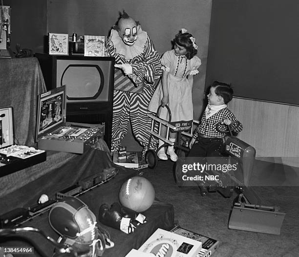 Pictured: Lew Anderson as Clarabell the Clown