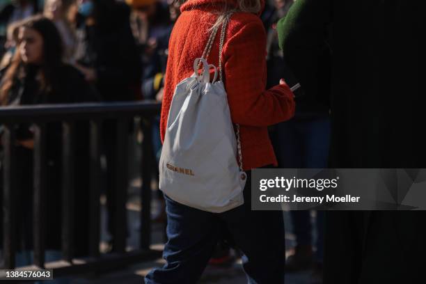 53,313 Chanel Bag Street Style Photos and Premium High Res Pictures - Getty Images 53,313 Chanel Bag Street Style Photos and Premium High Res Pictures - Getty Images