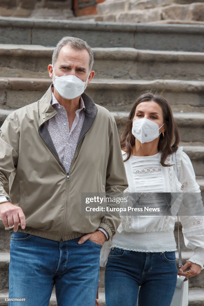 The King And Queen Of Spain, Felipe Vi And Letizia, Stroll Around La Palma