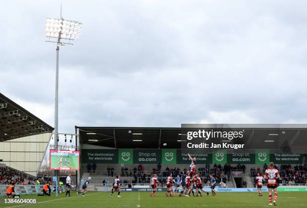 Dan du Preez of Sale Sharks takes a clean line-out ball during the Gallagher Premiership Rugby match between Sale Sharks and Gloucester Rugby at AJ...