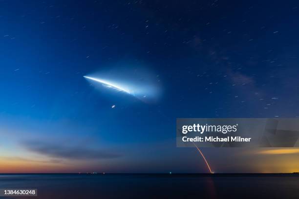 long exposure launch - taking off stock-fotos und bilder