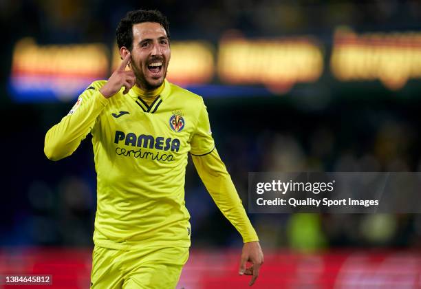 Daniel Parejo of Villarreal CF celebrates after scoring their side's first goal during the La Liga Santander match between Villarreal CF and RC Celta...