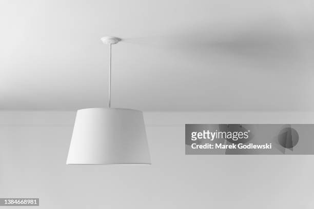 ceiling lamp shade, white on white - luz colgante fotografías e imágenes de stock