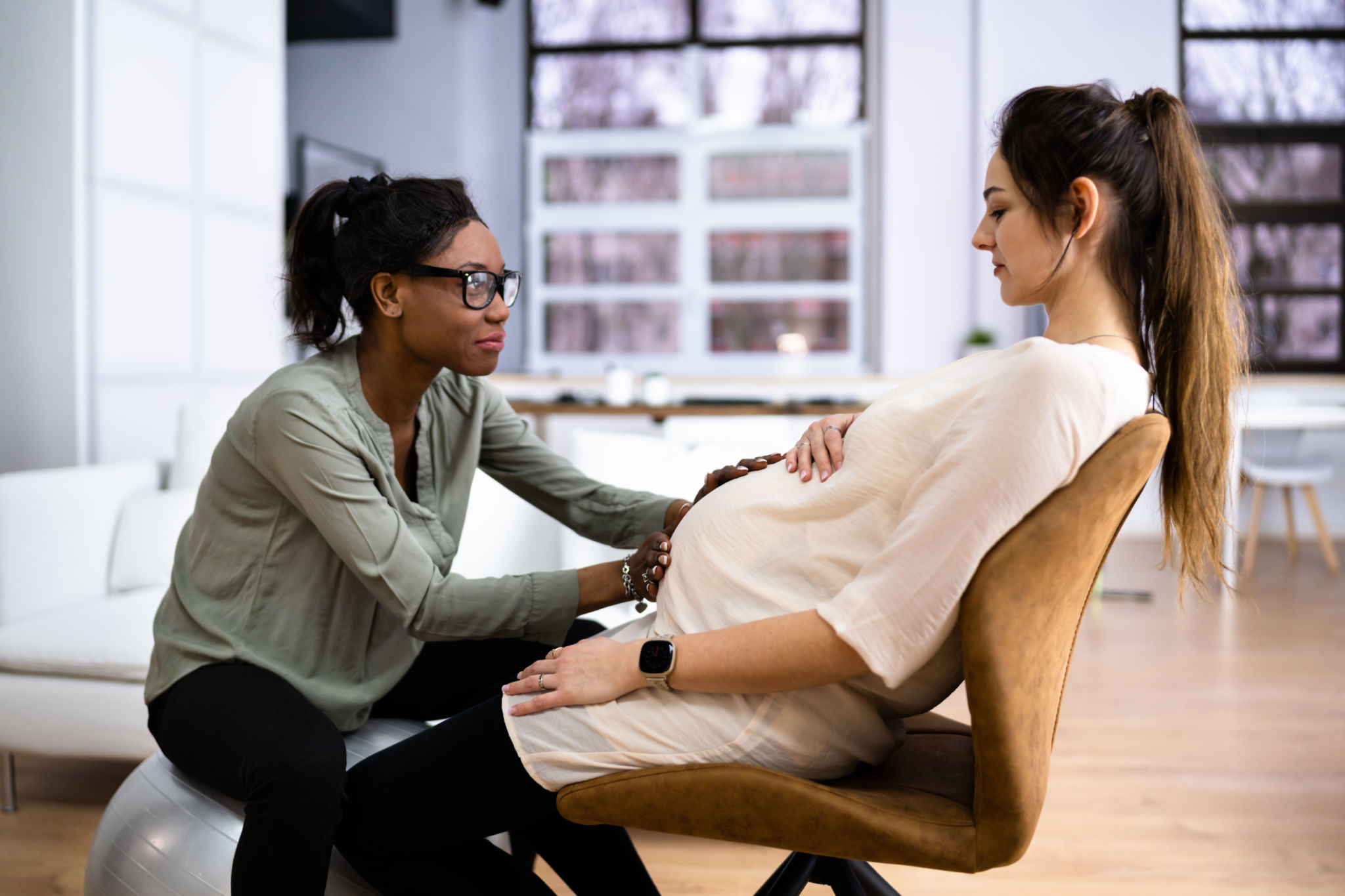 pregnant woman doula