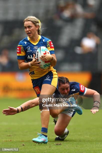 Botille Vette-Welsh of the Eels makes a break during the round three NRLW match between the Parramatta Eels and the Gold Coast Titans at CommBank...