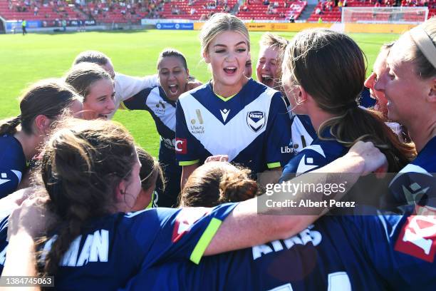 Melbourne Victory celebrate their victory during the A-League Womens Semi Final match between Adelaide United and Melbourne Victory at Coopers...