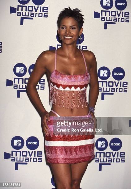 Actress Halle Berry attends the Ninth Annual MTV Movie Awards on June 3, 2000 at Sony Pictures Studios in Culver City, California.