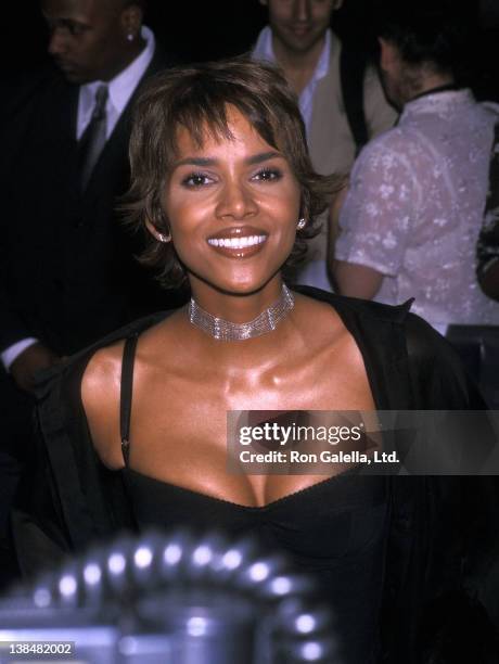 Actress Halle Berry attends the "Swordfish" New York City Premiere on May 11, 2001 at Ziegfeld Theater in New York City.