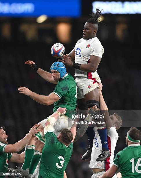 England player Maro Itoje and Tadhg Beirne of Ireland compete at a lineout during the Guinness Six Nations Rugby match between England and Ireland at...