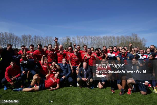 Spain team pose for a picture celebrating their victory after winning their Rugby Europe Championship 2022 match against Portugal at Campo Rugby...