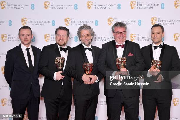 Simon Pegg, Brian Connor, Paul Lambert, Tristan Myles and Gerd Nefzer with the Special Visual Effects award for 'Dune' pose in the winners room...