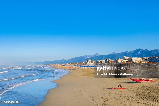 beach of lido di camaiore, tuscany, italy - beach club stock pictures, royalty-free photos & images