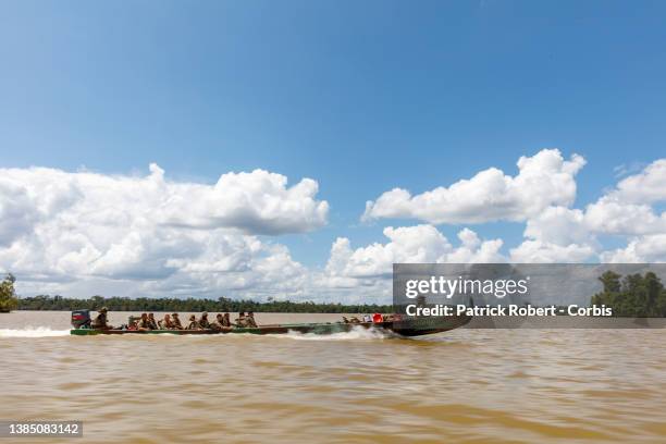 Return to the base of Saint-Jean du Maroni, on the Maroni River to the patrol of the 9th Marine Infantry Regiment with Gendarmes as judicial police...