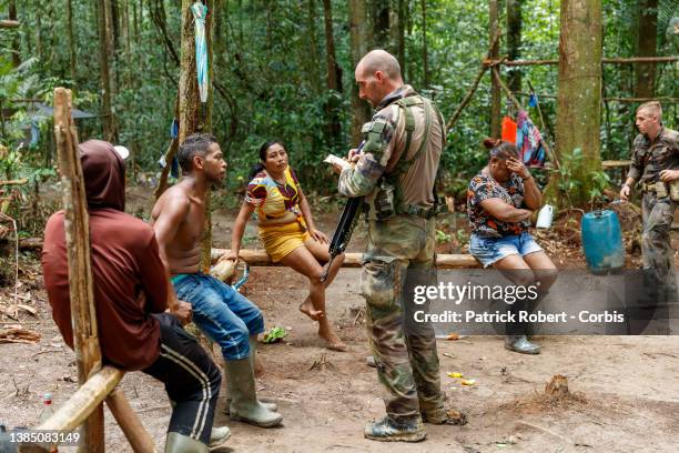 Illegal gold panning mission with Operation HARPIE soldiers. The clandestine workers, called "garimpeiros" come from Brazil for the most part,...