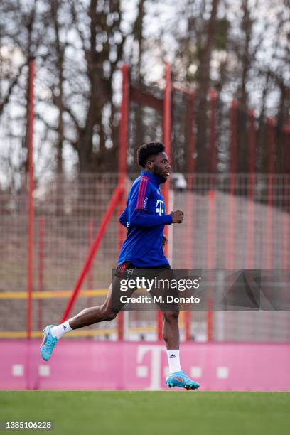 Alphonso Davies of FC Bayern Muenchen works out during a rehabilitation training session at Saebener Strasse training ground on March 14, 2022 in...