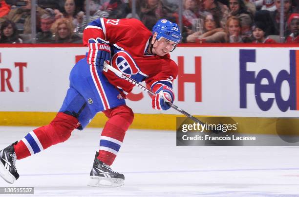 Tomas Kaberle of the Montreal Canadiens takes a shot during the NHL game against the Buffalo Sabres on January 31, 2012 at the Bell Centre in...