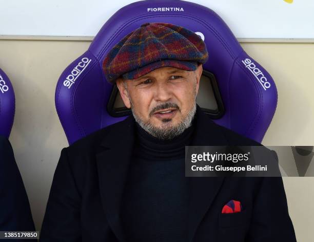Sinisa Mihajlovic head coach of Bologna FC looks on during the Serie A match between ACF Fiorentina and Bologna FC at Stadio Artemio Franchi on March...
