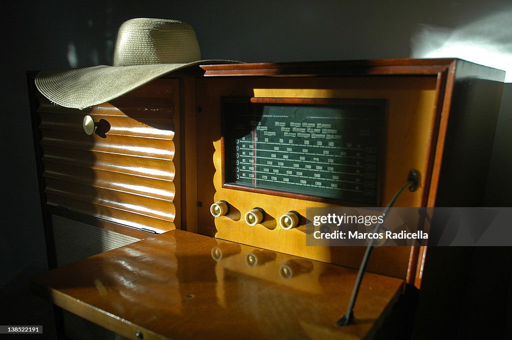 Old music player with capeline ontop
