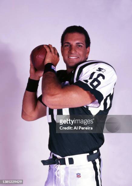 Quarterback Vinny Testaverde of the New York Jets appears in a portrait taken on May 10, 1998 at the team's training facility in Hempstead, New York.