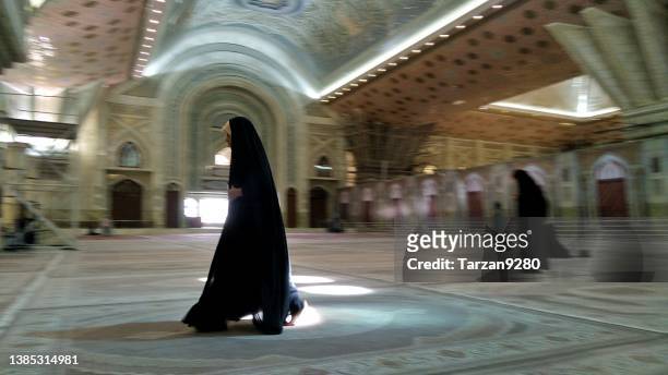dentro do santuário imam khomeini em teerã, irã - mesquita emam - fotografias e filmes do acervo