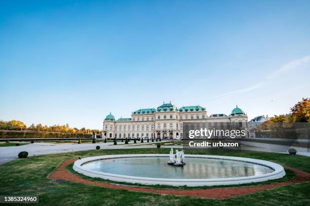 beautiful view of famous schloss belvedere - belvedere stock pictures, royalty-free photos & images