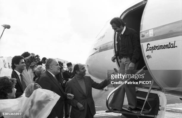 Serge et Olivier Dassault à l'arrivée du Dassault Falcon 50 parti de New York le 10 octobre 1977