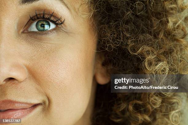 woman smiling, close-up - close up woman eyes stock-fotos und bilder