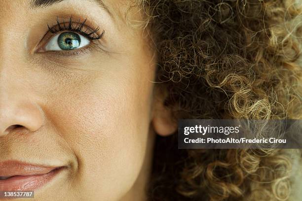 woman smiling, close-up - smiling mature eyes stockfoto's en -beelden