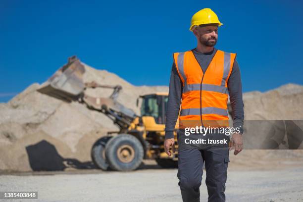 open-pit mine worker - grävmaskin bildbanksfoton och bilder