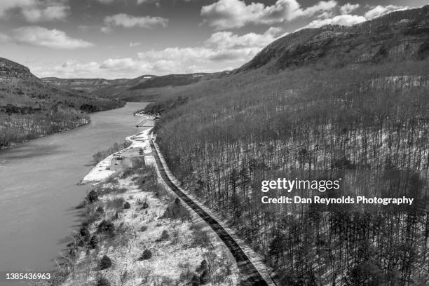 aerial view of river through river gorge - tennessee landscape stock pictures, royalty-free photos & images