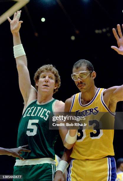 Bill Walton and Kareem Abdul-Jabbar during 1985 NBA Finals between Los Angeles Lakers and Boston Celtics, June 2, 1985 in Inglewood, California.