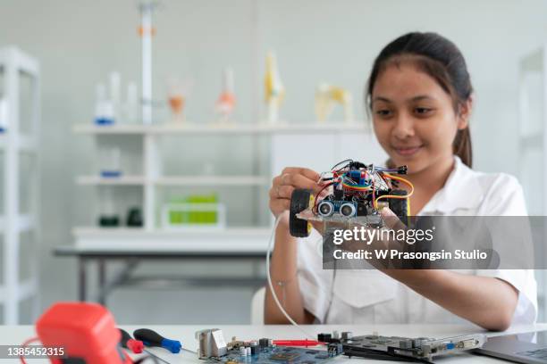 Robotics Student Table 1,312 Robotics Table Stock Photos, High-Res Pictures, and Images ...